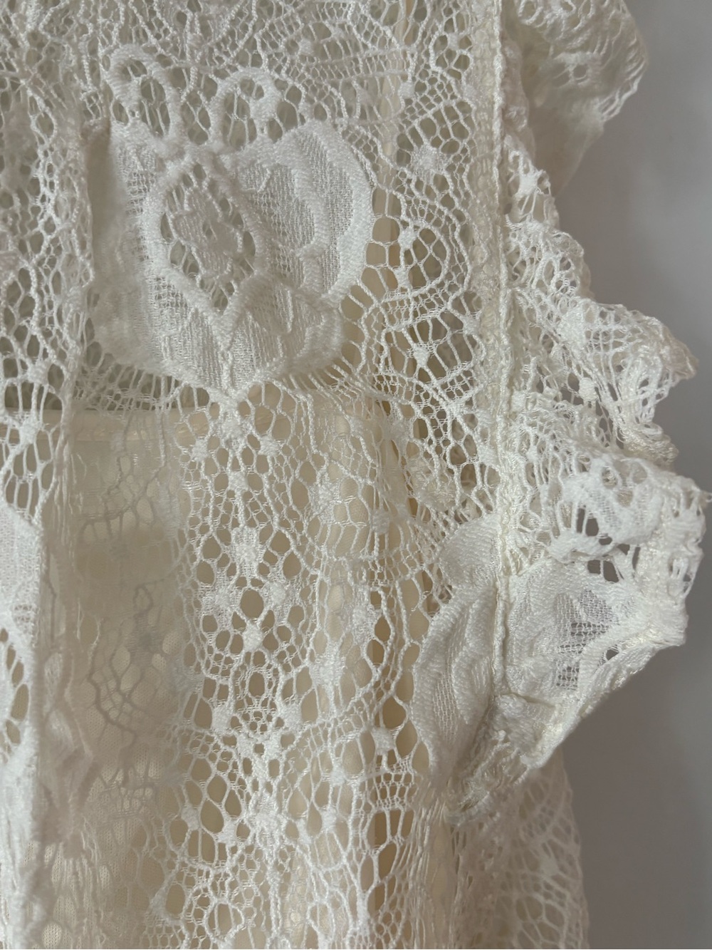 Zara Cream Lace Ruffle Shell Top - Picture 2 of 3